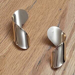 Etsy Gold Glossy Twist Dangle Earrings